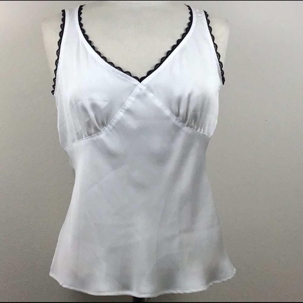 New York & Co Sleeveless White Blouse Size M